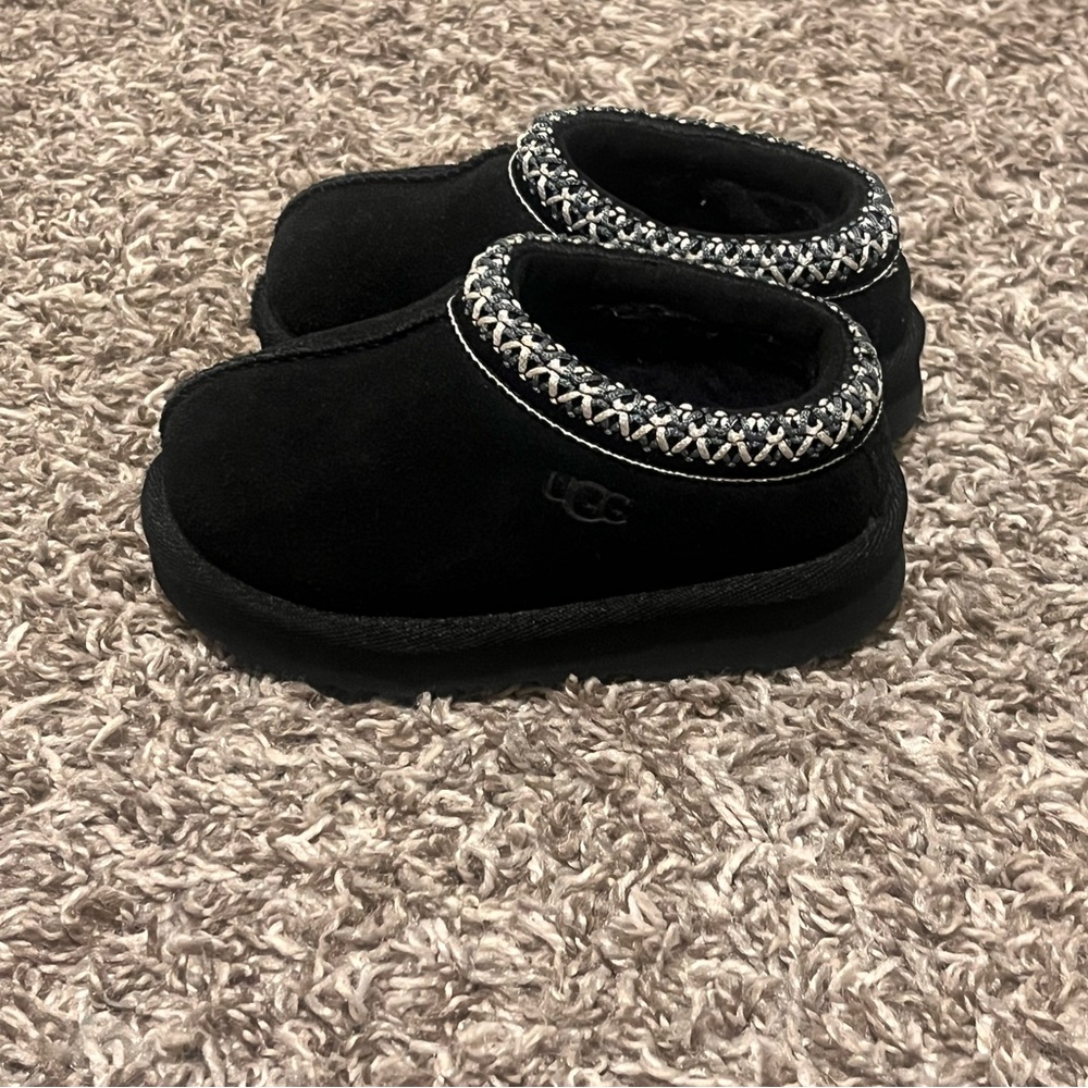 UGG Kids Black Slip-On Slippers with Braided Accent